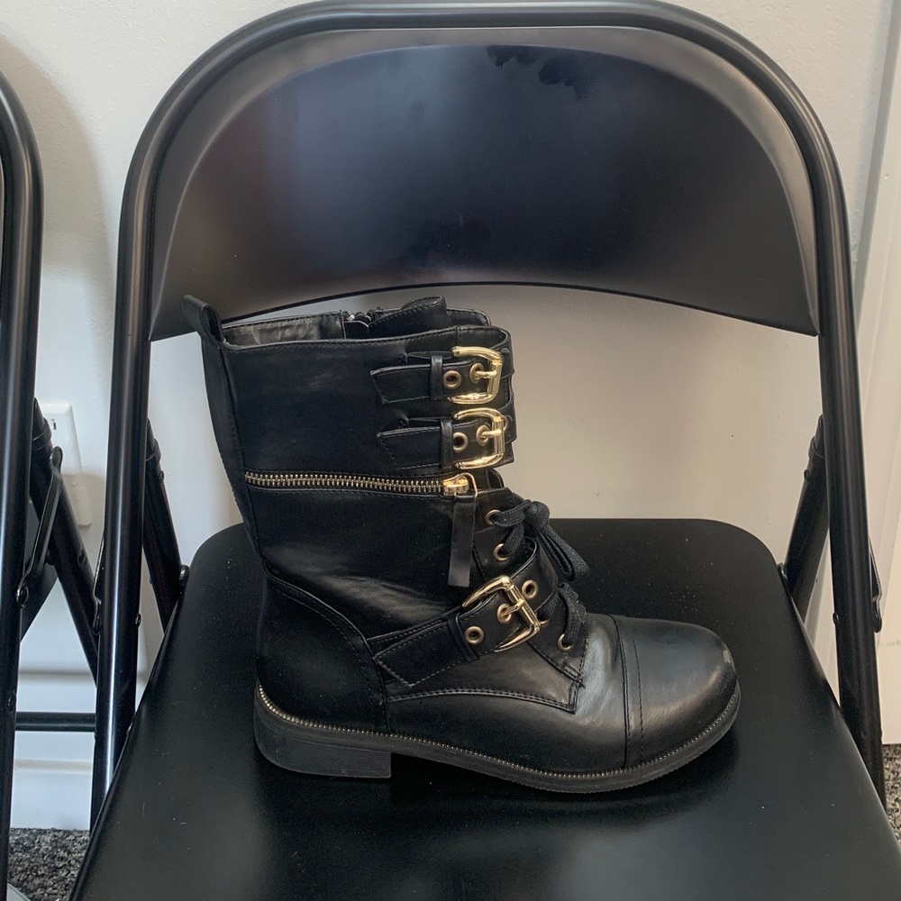 Combat boots